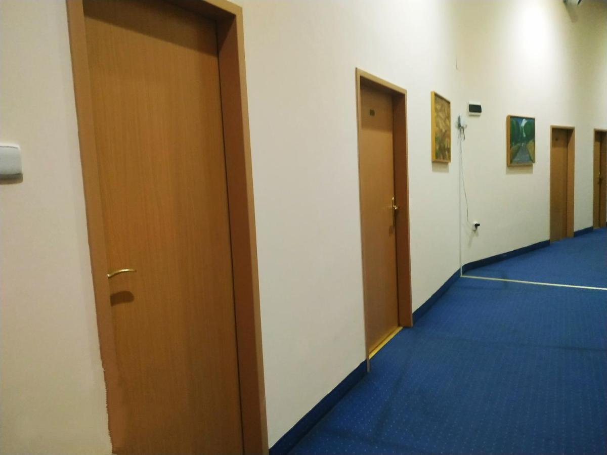 Expo Hotel Tashkent Exterior photo